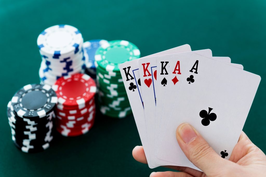 Online Poker Competitions